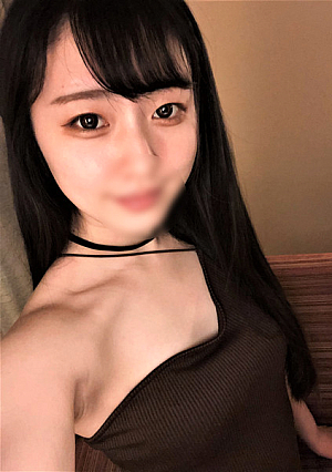 2 consecutive shots during life Super cute and cute 18-year-old cute and demonic erotic pussy full of semen