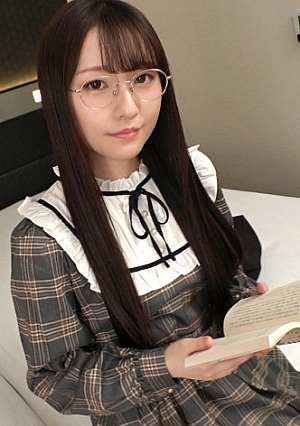 Seriously Flirt, First Shot 1923 Bringing a Beautiful Girl with Modest Glasses to a Hotel She's too weak to immoral pushes and gets her breasts and buttocks rubbed as she pleases... Squirting with an electric massage machine. My eyes are thronged when I'm hit by my waist in a plump beautiful butt.