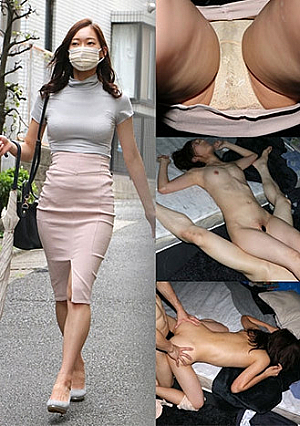 Thin slender abs woman [Uncensored L**ked]