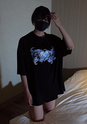 This girl snonqyzj is too cute right