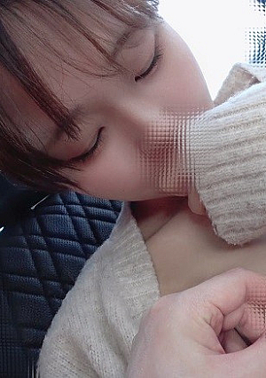 First shot Girl R-chan found in the countryside immediately after meeting fellatio in the car mankpa intense squid from the gap between the string panties and then ejaculate in the mouth