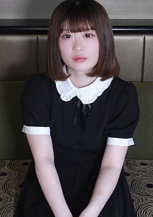 Latest work [Appearance] [Massive vaginal cum shot] [Legendary goddess advent] 18-year-old Aya-chan, a 48-year-old kimooji who is fo**ed to pour milk into an angel's mini l**i pink pussy who refuses to cum inside. The amount of fertilization inevitable.