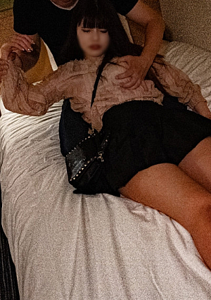 Mud Re Big breasts rental raw insertion creampie sexual desire treatment on the roadside late at night then I will cum on my face on a whim