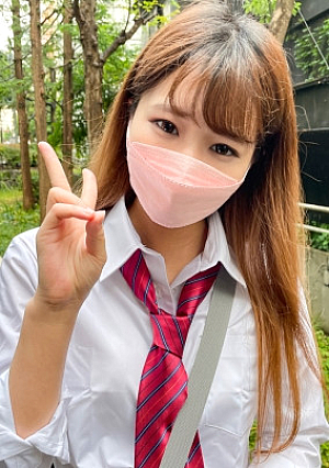 Usage period: 3 years [Personal photo] Black polka dot pattern panties on white cotton material, with yellowing_Spobra gal from Returning Club 2 (wearing partial length leggings as nightwear) and P activity