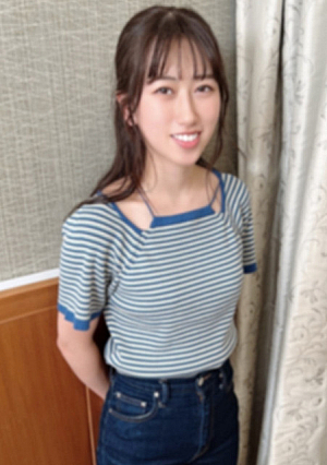 A beautiful fair-skinned slender beauty who aspires to be a teacher She looks like Shizuka Kudo an authentic Showa idol beauty and she has an innocent smile even when she ejaculates wildly and ejaculates 3 times in a row