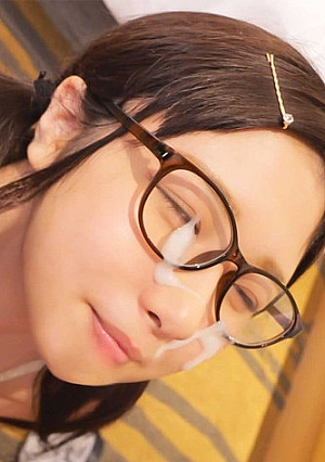 To commemorate the loss of virginity, creampie SEX Momo