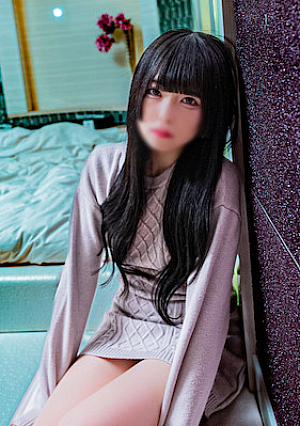 Cute and slender A video of a spoiled 18-year-old being taken home after-hours and making out with her raw creampie