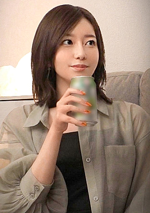 A slender beauty with a sensitive face and body [Sachika/28] seduces a young man at work, but on the contrary, he continues to fuck her and keep cumming [Uncensored L**ked]
