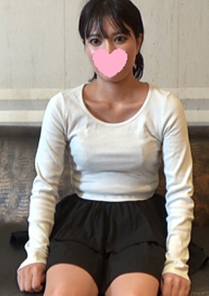 Beautiful staff working at a 20 -year -old Tebi station one or more Ojisan and raw sets and plump plump hemako are inserted in the big cock and coughing in the fellatio throat