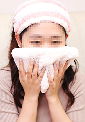 Real face amateur: I can show my vagina, but I don't want to show my face without makeup!