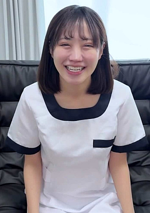 [Completely uncut/6 true shots in a row] Dental hygienist Yaya continuously swallows sperm that has been accumulated for more than 5 days in her own costume