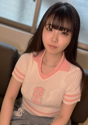 [First shoot] 20 years old, 148cm fair-skinned, beautiful butt, and her body is so good that she smiles during intense thrust sex. [No...] Even though she says that, she ignores her, sniffs, and is impregnated deep inside her pussy