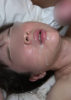 [Uncensored][Facial 2][Squirting 2] Fifty-year-old mature woman becomes a sexy female teacher with miniskirt glasses punished with two other man's cocks