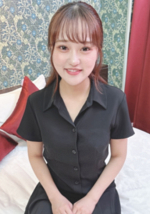 [First shoot] A beautiful woman with a single flower blooming in a workplace full of men, cums a lot of semen from her sensitive body and shyness, with only one person experience.