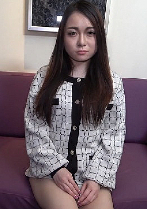 Fair-skinned, beautiful legs, slender body, sexy beauty Risa, total of 5 positions, orgasms and reaches orgasms in twenty-sexy.