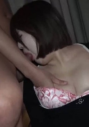 [Face reveal][3p][Creampie] Please take a look at the pain and pain-filled expression of a plump married woman who is seriously cumming and grossing.