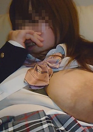 [No uniform costume] A quiet, busty girl connected on social media is played with by an old man and creampied with force [High quality with bonus]