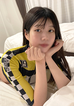 22-year-old D-cup national treasure-class beautiful breasts JD appears again in a race queen, and her super slender body is also in a thrust. Her thrusts are not stopped this time.