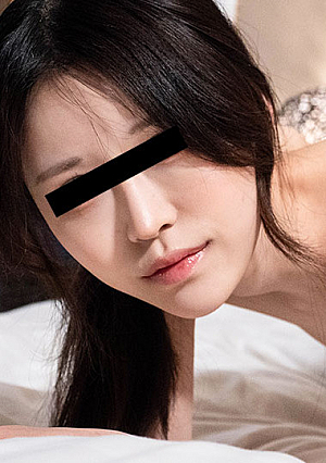 A beautiful girl with small breasts serves my whole body with her lips