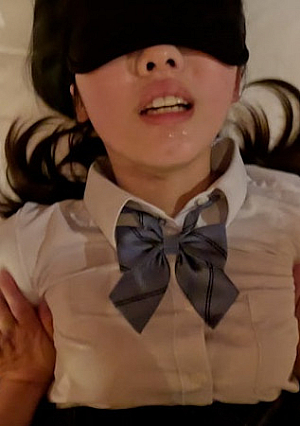 Mugi (18\) A video of a different angle of view that is full of cute little tits, 155cm 46kg, 155cm, 46kg, is deep-dried and her face is licked and sucked, and she is twitched when she is to**ured by someone who sucks.