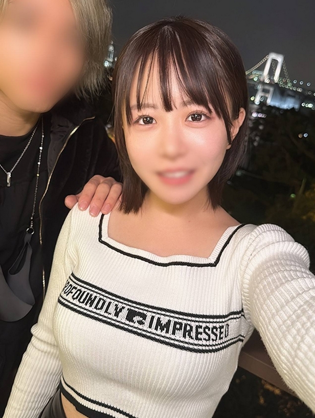 A young college girl with a big baby face and busty younger face (21) Her breasts shaking so hard that she couldn't stop putting in and taking out her penis. "Konatsu"