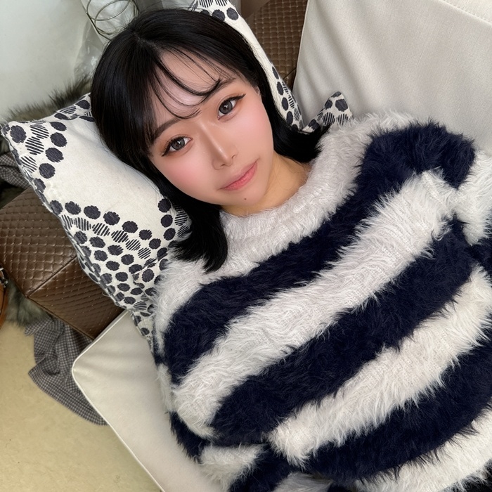 [2+ α] An irresistible beauty! She has an outstanding facial deviation of over 78 and has a beautiful pussy with light pigmentation ♡ Her body is easy to sense, and raw insertion is also a boyfriend. She's never had it before... but at the end she's cumming inside ♡
