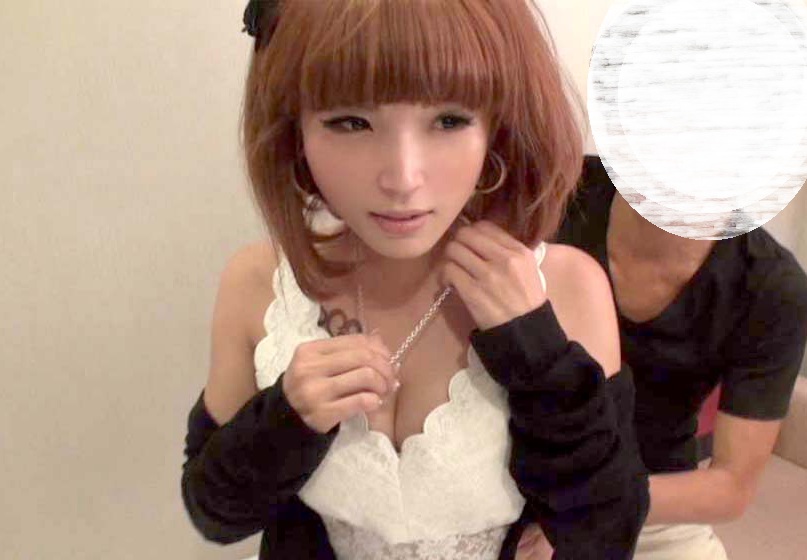 [Getter / Uncensored] She's an idol face and is super lewd!! Three raw insertions in a row!!! I hate condoms so I do it raw!! Her raw blowjob, drinking semen, and squirting is erotic!! A lot of thick semen ejaculated!! Original version!!