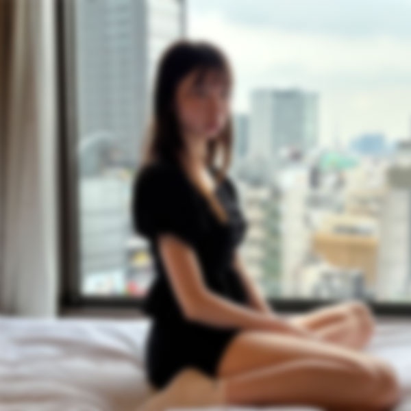 [Uncensored][Face revealed] First shoot. A precious young wife with beautiful breasts and shaved pussy (the reasons stated in the content), and a slender, beautiful girl, just as she looks, was a serious girl, so a man did it at least once in his life.