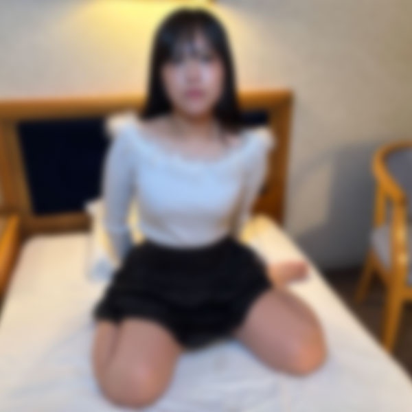 [Uncensored][Personal shooting] Unexhaustive young wife living in the countryside supports creampie for young wife who wants to have sex even though she has a rough life with smooth skin and unprocessed hair. [Second edition]
