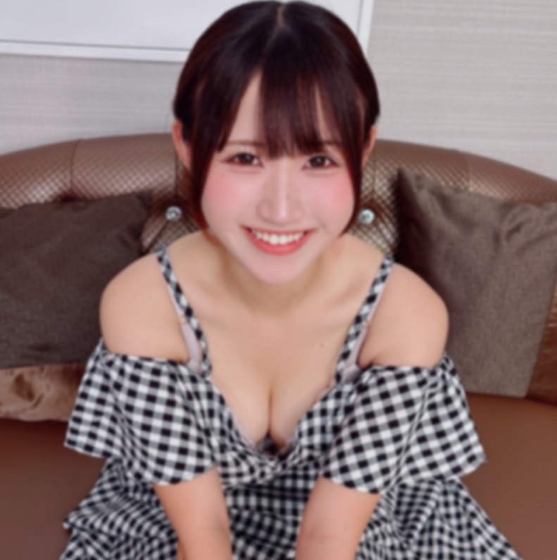 [Gorgeous 6 shots] Beautiful female vocalist from a natural G-cup amateur band, the secret video cameraman who tainted the overwhelming golden-big body, can't hold back and burst into the scene