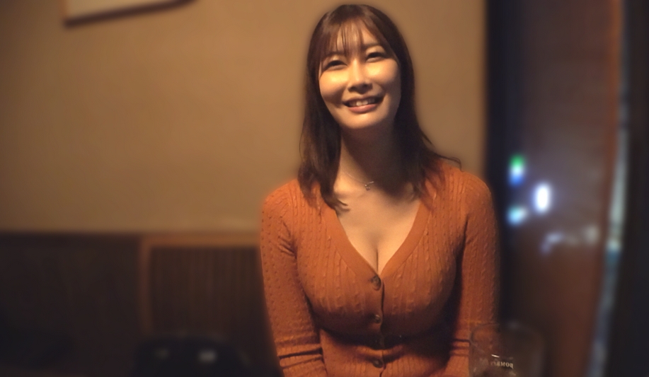 [With bonus] Usually a slender G-cup amateur with a tennis coach, a big-breasted body that shows off her strong titjob and unstoppable squirting, her first serious orgasm.