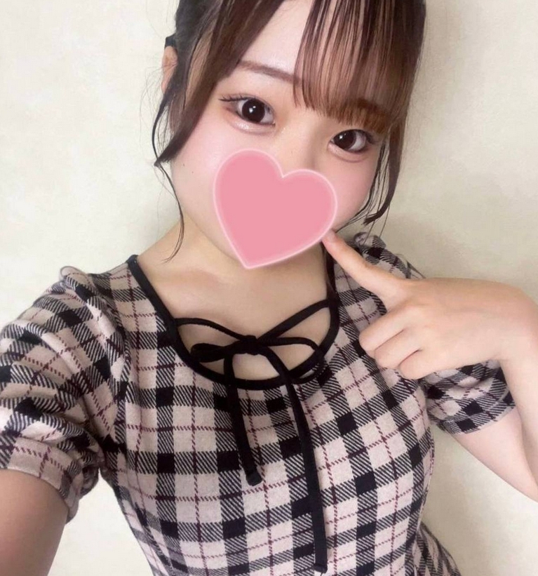 [Completely amateur]**pyjpx*jsps Her face and gestures are super cute, 18 years old ♡ Her big F cup breasts swaying violently makes her cum over and over again with two bonuses