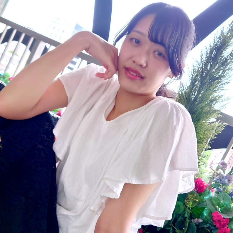 The master of the fetish photography world is dressed in a sexy costume and has a fair-skinned tall slender beautiful body trained in futsal, and the semen that has accumulated in it is squeezed out