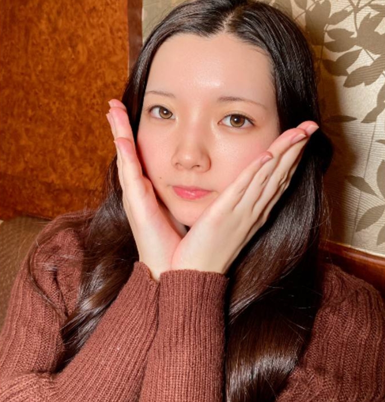 185 20-year-old Koko-chan's tight body and simmering pussy covered in pussy juice will be eaten with a raw dick while it's fresh ♡ It's all inside, so it's uncensored with the bonus