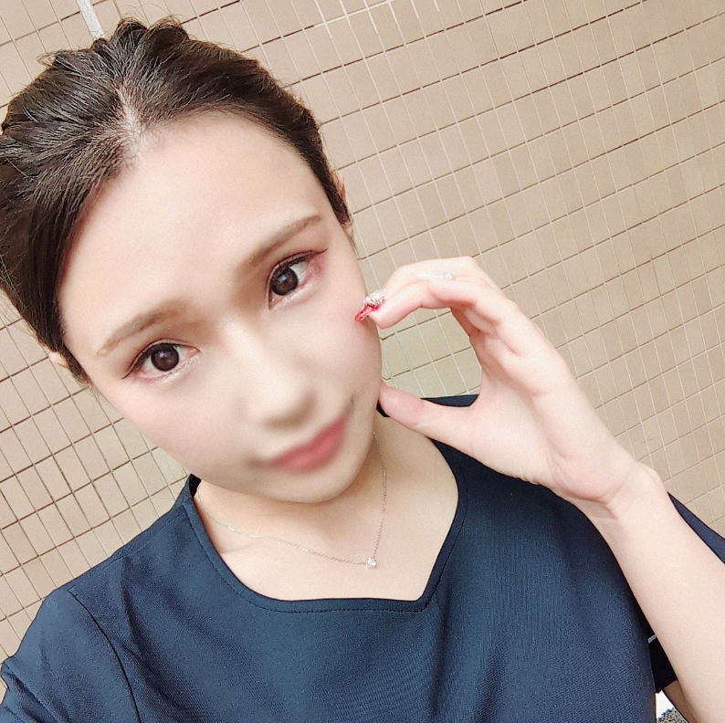 A sex video with an F-cup beauty and big-breasted esthetician!The extremely erotic massage activated my cock and made me cum inside her.