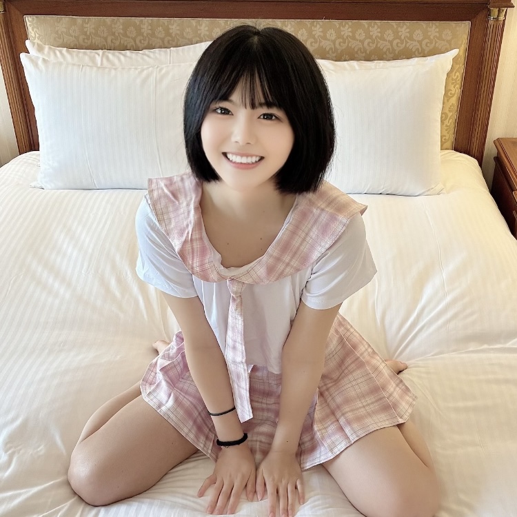 [First shot] 18-year-old Haruka, a super beautiful girl who looks like Hama◯ Minami.A strong-willed beauty who came to Tokyo from a rural area and aims to become an idol, she is the best talent full of hospitality.