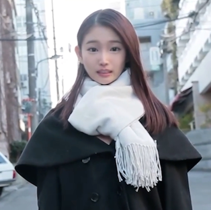 A 20-year-old highly educated junior high school student who aspires to be an announcer. First and last, the only sex shot in her life taken before job hunting *Limited quantity