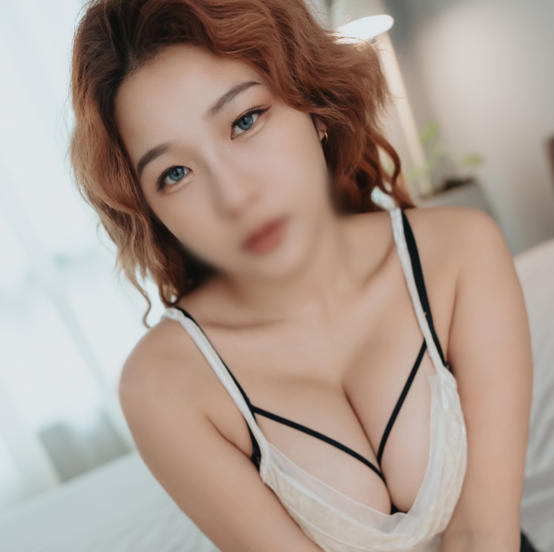 [First shot] A fair-skinned, unfriendly master's half-cool expression collapses and suddenly turns into a lecher when a big cock is inserted, her sensitive pussy convulses and the hot semen cums on her beautiful big tits.