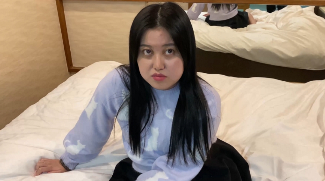 [Part 2] Please read the contents. I am a middle-aged, medium-height man who works at a nursing home and is distrustful of lewd videos. He is also a member of the PTA board.