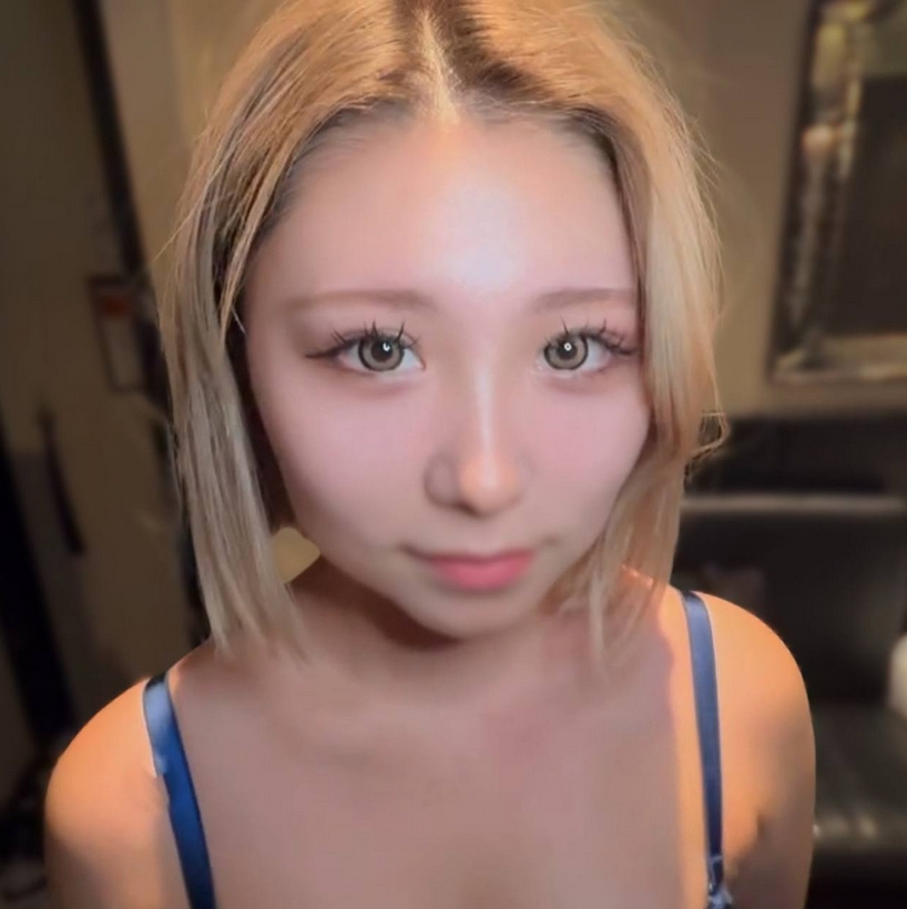 [No] On the first day in Tokyo, the strongest blonde short gal with an instant creampie tongue, Sana-chan, has a large amount of seeding in her clear pink crack