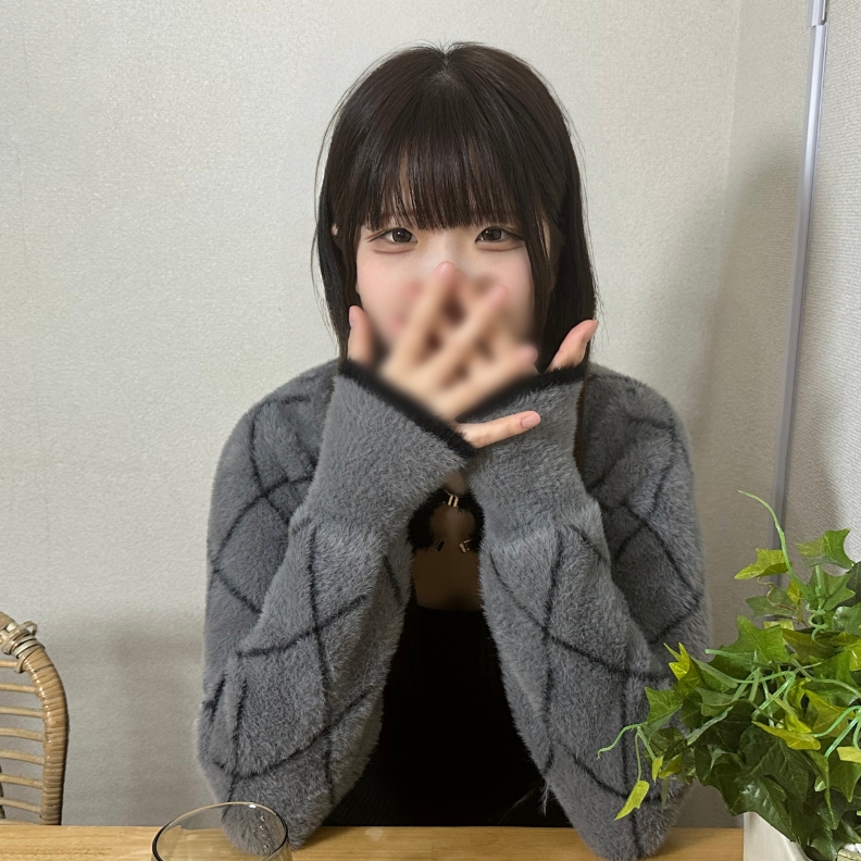 [First shot] [Half-outer, half-middle] With a fluffy personality, she smiles no matter what you ask and says, "Okay, she shakes her white, beautiful big breasts like snow, and injects sperm into her sensitive pussy with hair underneath.