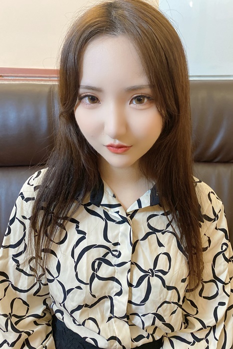 Beautiful butt ♡ Fair skin ♡ Un\./◯./Pubic hair ♡ Korean style beauty ♡ Influencer Honoka ♡ Out of 5 positions in total. Sexy ♡ Best angle with cameraman ♡