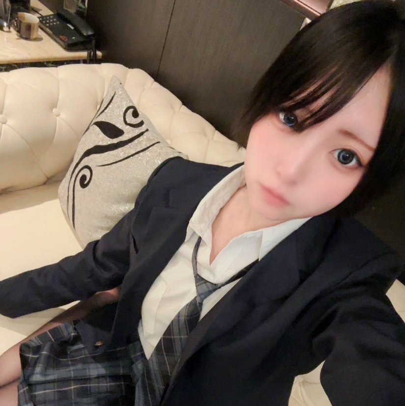 [Uncensored] 18 years old, short cut, tall, slender, E cup, super beautiful S class uniform beauty, creampie!!