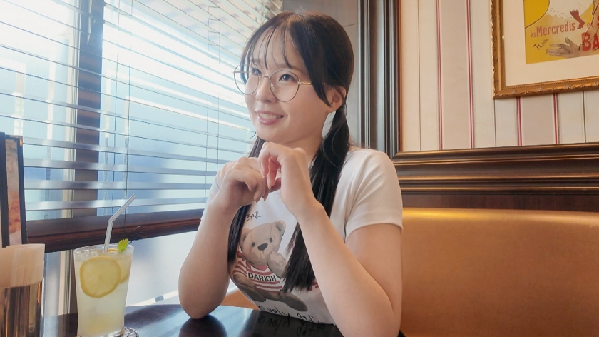 The pinnacle of the plump body [Momo, 20 years old] Bones in flirtatious sex for men The highest point of the ultimate huggable female body [First shot] AV application online AV experience shooting 2492