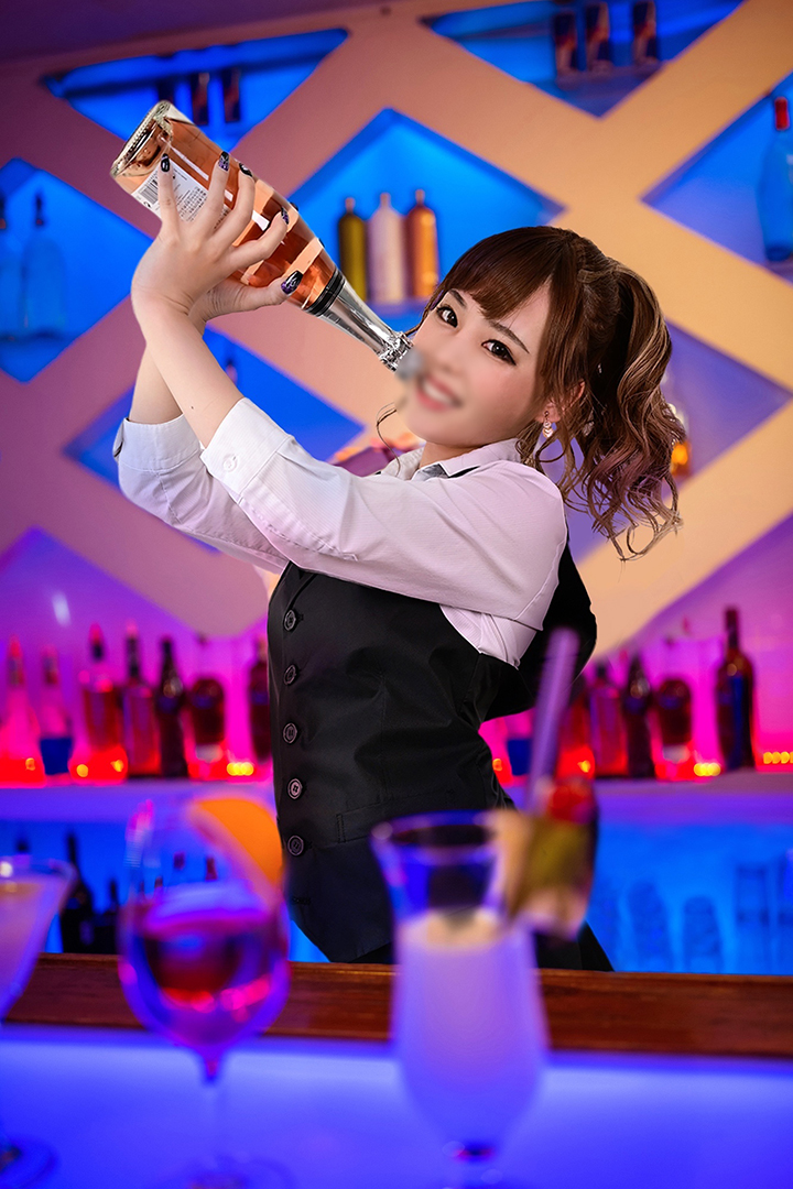 Immediate deletion of body bald L**ked Shibuya live house famous bartender JD 21 The woman on top posture of the gal is Eloy F cup boobs shaking and lewd SEX record l**ked High quality DL
