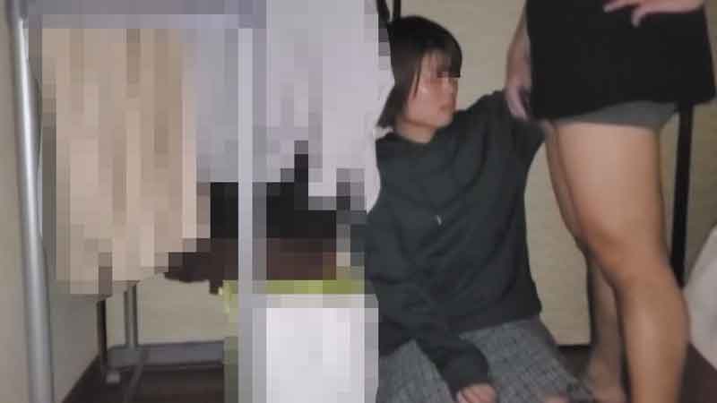 A Married Woman Who Climaxes With Peeling White Eyes Creampie During Home Collapse