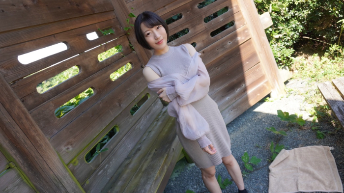 A beautiful woman with a transcendental beauty body trained in a park and a hotel
