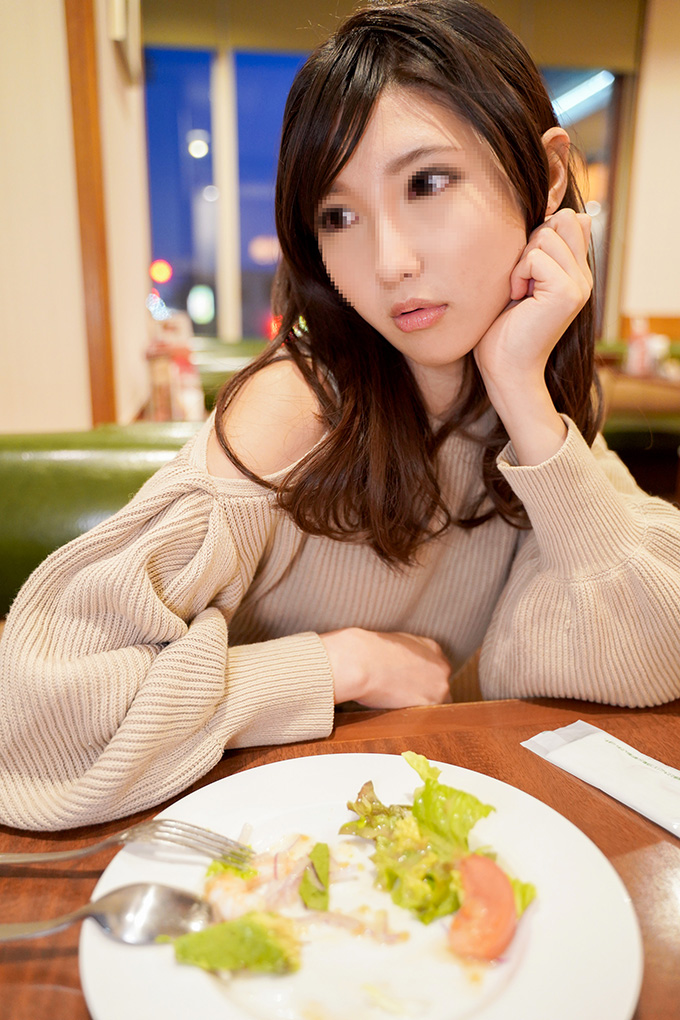 Enrolled in Waseda University Faculty of Science and Engineering A slender science princess 19-year-old innocent body is developed by vaginal cum shot