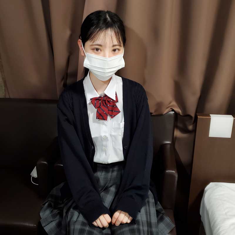 Until tomorrow 9 This year 18 years old A girl like an active doll is making a c**ld in plain clothes and uniform Unrequited love
