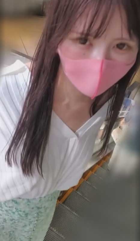 Limited to 100 Uncensored First date with a half-hearted hairdresser continuous vaginal cum shot